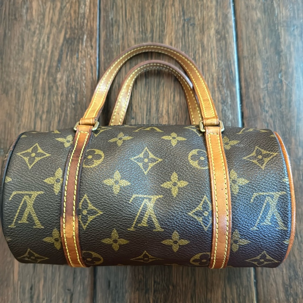 Louis Vuitton Papillon Purse